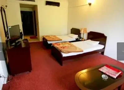 VIEW GARDEN GIRLS HOSTEL in SHADMAN Lahore College Women University
